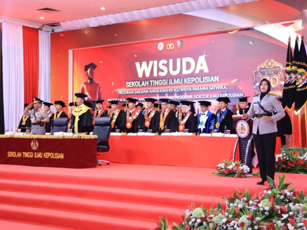 Lahirkan Pemimpin Polri Masa Depan, STIK Wisuda 289 Lulusan S1, S2, dan Doktor Ilmu Kepolisian