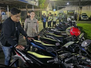 1 orang Kedapatan Bawa Sajam Diamankan Polres Mojokerto Kota  Saat Konvoi 