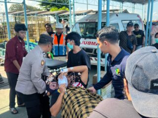 Wujud Kepedulian Polres Gresik, Sidokkes Berikan Layanan Ambulans Gratis untuk Pasien Asal Bawean