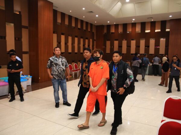Polri Tangkap Buronan Interpol Beijing, Tegaskan Komitmen Berantas Kejahatan Transnasional