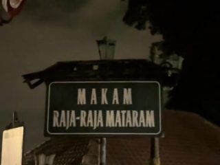 Suasana Magis Malam Hari, Komplek Makam Raja Mataram Kota Gede