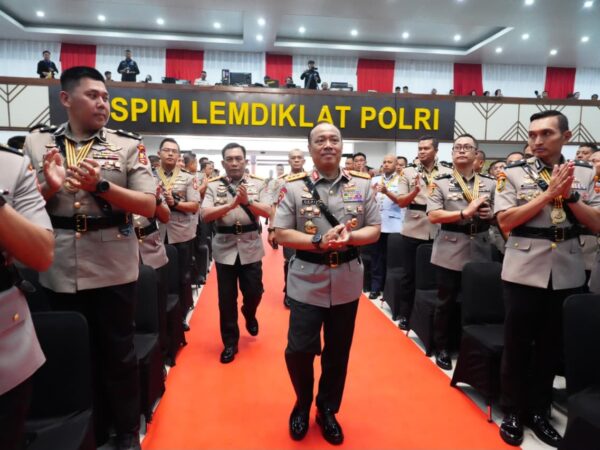 Wakapolri: 418 Lulusan Sespim Siap Jadi Garda Terdepan Hadapi Tantangan Global dan Era Digital
