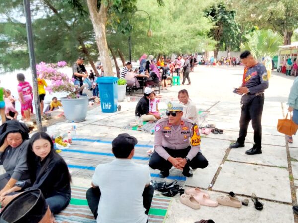Libur Sekolah THP Kenjeran Dipadati Pengunjung, Polres Pelabuhan Tanjung Perak Terjunkan Personel Pastikan Keamanan