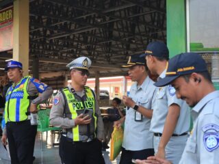 Keselamatan Penumpang Jadi Prioritas, Satlantas Polres Gresik Bersama Dirjen Hubdat Gelar Ramp Check Bus di Rest Area 726 B