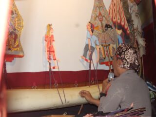 Gelar Wayang Cangkrukan, Polres Kediri Kota Edukasi Kamtibmas Lewat Seni Budaya