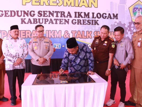 Kapolres Gresik Dampingi Bupati Resmikan Sentra IKM Logam Menganti, Dorong Industri Lokal Naik Kelas
