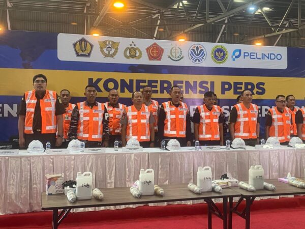 Bea Cukai Bersama Polres Pelabuhan Tanjung Perak Gagalkan Upaya Ekspor Ilegal 3,4 Ton Merkuri 