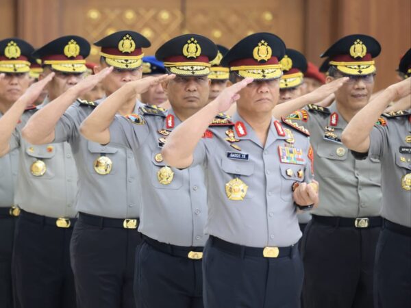 Kapolri Pimpin Upacara Kenaikan Raport 87 Pati Polri di Mabes 