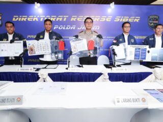 Sindikat Penipuan Online Emas Murah, Lima Tersangka Diantaranya Warga Binaan Lapas Diamankan Ditresiber Polda Jatim