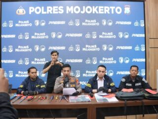 Tiga Tersangka Pencurian Brankas isi Rp.1,4 Miliar Milik Kampus UAC Pacet Diamankan Polres Mojokerto 