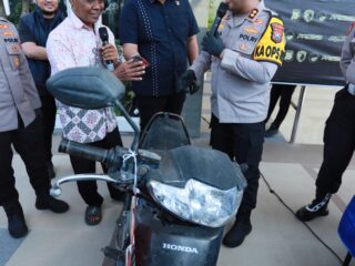Polres Gresik Berhasil Ungkap Curanmor, Petani Balongpanggang Senang Motornya Kembali