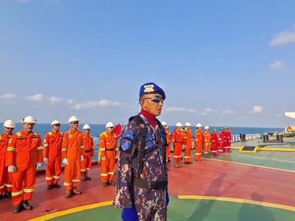 Upacara HUT ke-81 RI Satpolairud Lamongan di Atas Kapal MT SUCCES CHELENGER XXXVII Berlangsung Khidmat