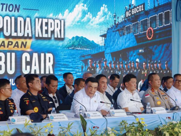 Operasi Gabungan Ungkap 2,6 Ton Cairan Mengandung METAMFETAMIN di Kapal MV OCEAN PORTER Berbendera Tanzania