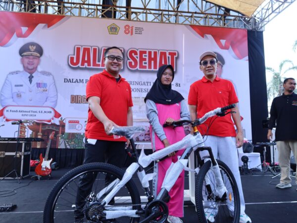 Semarak HUT RI ke-81, Kapolres Gresik Hadiri Jalan Sehat dan Pastikan Pengamanan Berjalan Optimal