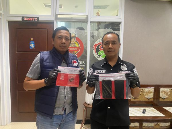 Polres Gresik Ungkap Kasus Sabu, 2 Pria asal Cerme Diamankan Usai Simpan Narkoba Dibungkus Permen