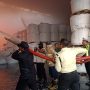 Polisi Bersama Tim Gabungan Bergerak Cepat, Kebakaran Gudang PT Wings Surya Driyorejo Berhasil Dipadamkan 4 Jam
