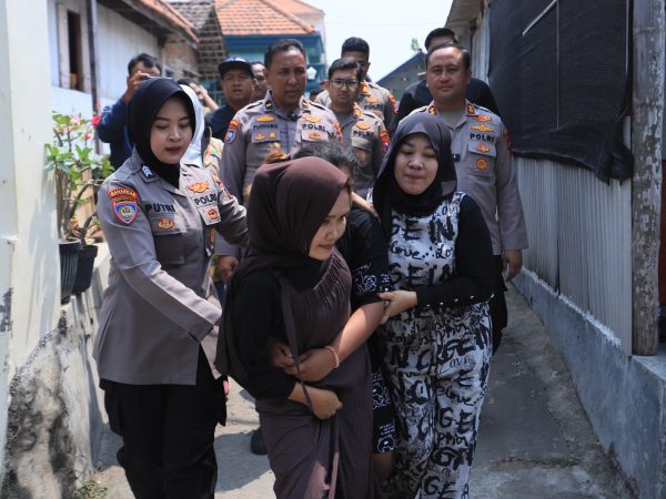 Polres Gresik Hadir Langsung Dampingi Anak 14 Tahun yang Alami Trauma, Berharap Kembali Sekolah