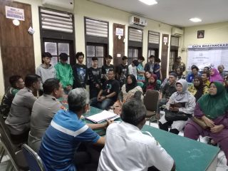 Polisi Gagalkan Rencana Tawuran Dua Kelompok di Jalan Kedung Cowek, 11 Remaja Diamankan