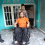 Jelang HUT Lalu Lintas Bhayangkara ke-71, Kapolres Gresik Bantu Ojol Korban Kecelakaan Beri Kursi Roda Hingga Modal Usaha