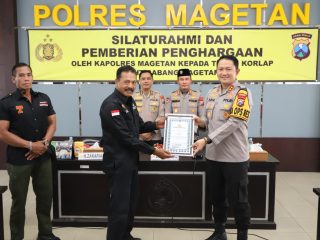 Polres Magetan Beri Penghargaan untuk 13 Korlap PSHT atas Dedikasi Jaga Kamtibmas