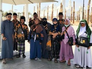 Agen Perjalanan Belum Beli Tiket Pulang, 11 Jemaah Umrah Suramadu Terlantar di Jeddah