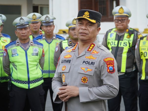 Demi Keselamatan Bersama: Polrestabes Surabaya Resmi Berlakukan Kembali Tilang Manual