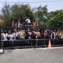 Aksi  Buruh SPDT dan FSPMI Demo di Gedung Negara Grahadi Surabaya