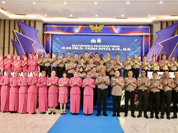 Keluarga Besar Polda Jatim Lepas Irjen Pol. Pasma Royce Emban Amanah sebagai Kapolda Bali
