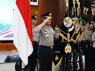 Kapolri Pimpin Sertijab Kakorlantas dan Tiga Kapolda di Mabes Polri