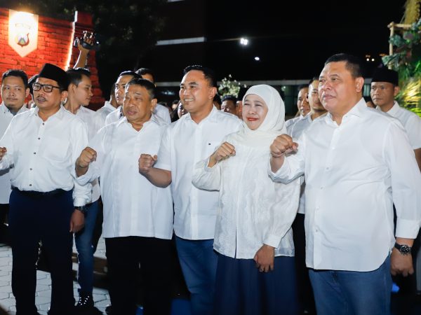 Gubernur Khofifah Hadiri Kenal Pamit Kapolda Jatim, Harapkan Sinergi Pemprov–Polda Semakin Kuat Jaga Keamanan dan Dukung Pembangunan di Jawa Timur