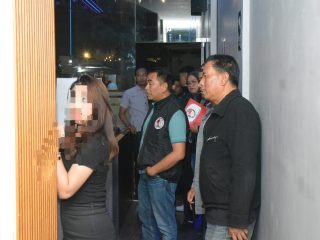 Berantas Peredaran Narkoba, Tim Gabungan Polres Bondowoso Razia THM dan Tes Urine Pengunjung