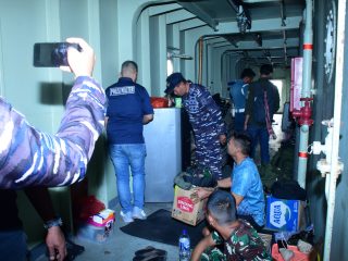Kodaeral XI Periksa Tumbuhan dan Satwa Liar di KRI Teluk Bintuni-520, Cegah Penyelundupan Satwa Dilindungi