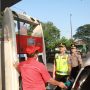 Kapolres Pelabuhan Tanjung Perak Pantau SPBU, Pastikan Stok BBM Aman
