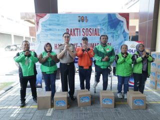 Hari Jadi ke-75 Humas Polri: Polda Jatim Gelar Baksos, Rangkul Ojol Jaga Kamtibmas dan Ruang Digital