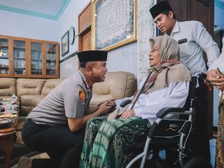 Kapolda Jatim Irjen Pol Dekananto Eko Purwono Silaturahmi ke Sejumlah Ponpes di Kediri, Tanamkan Pesan Kamtibmas kepada Santri