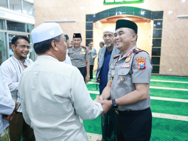 Kapolda Jatim Gelar Suling di Gayungsari Ajak Warga Berantas Narkoba dan Jaga Kamtibma