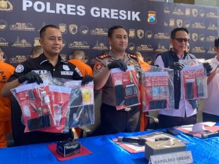 Polres Gresik Ungkap Peredaran Sabu di Menganti, 12 Orang Diamankan dan 31,811 Gram Barang Bukti Disita